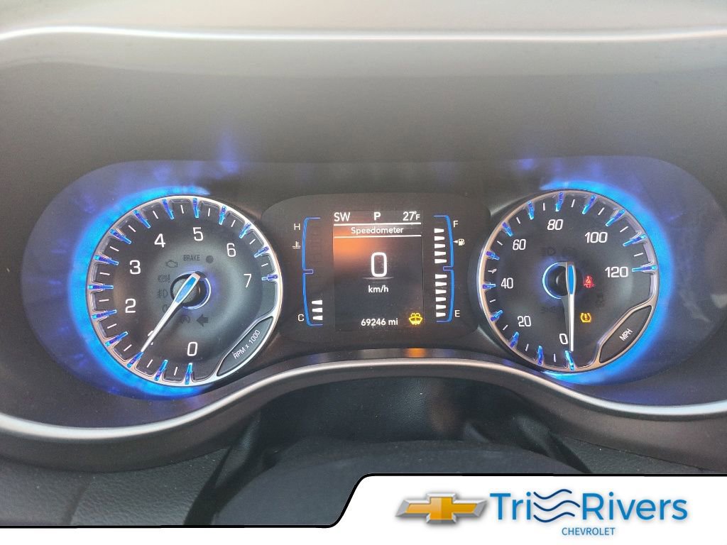 Used 2023 Chrysler Voyager LX image 14