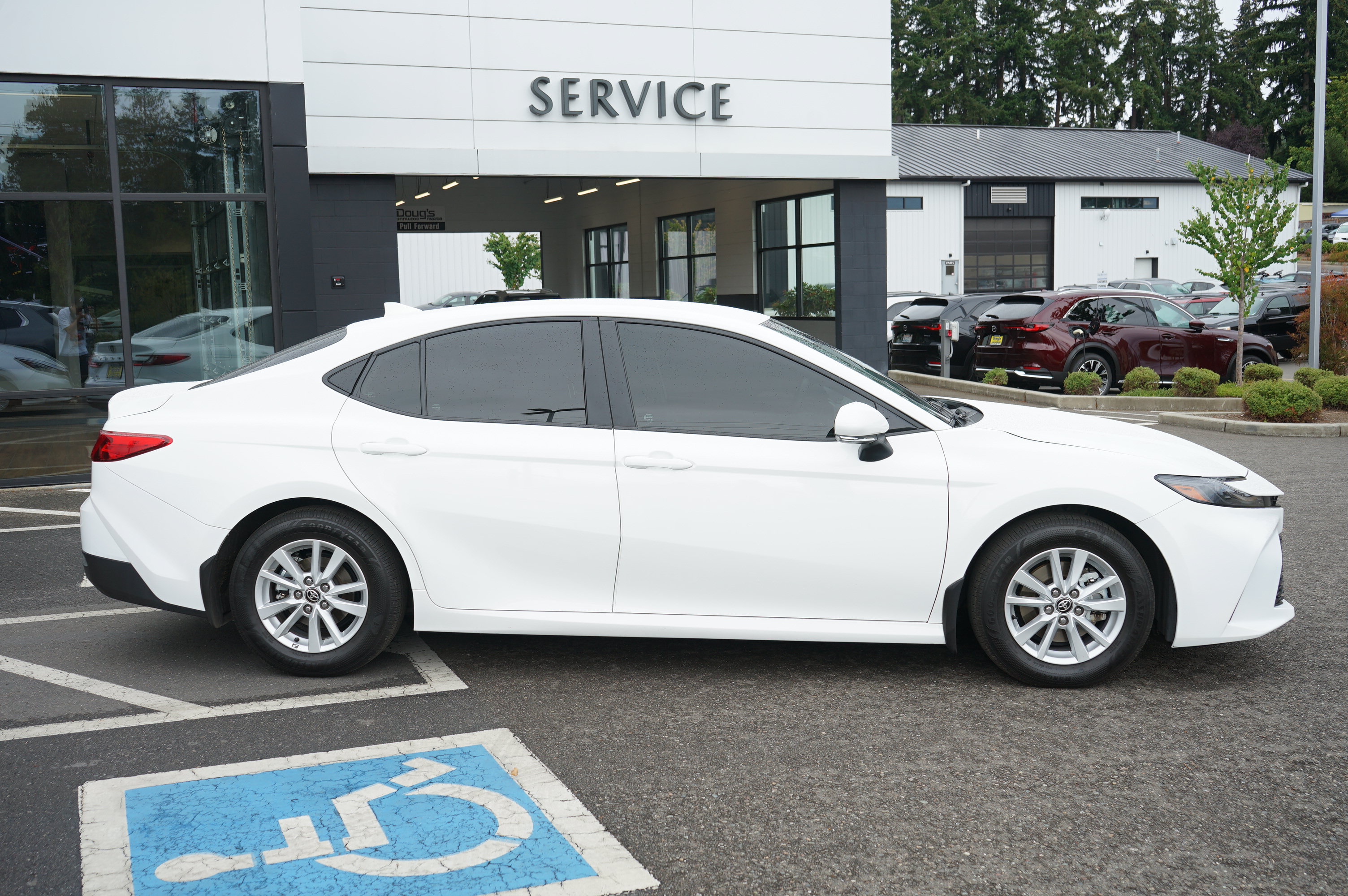 Used 2025 Toyota Camry LE FWD image 2