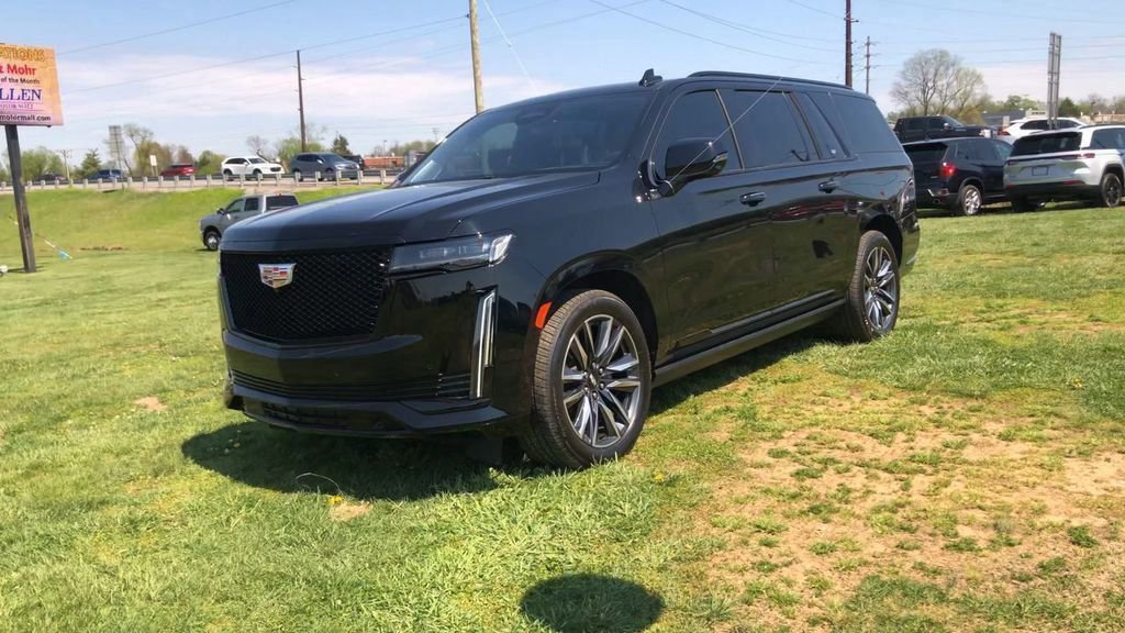 Used 2023 Cadillac Escalade ESV Sport Platinum AWD/4WD image 4