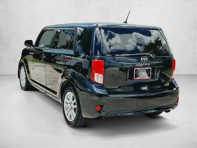 Used 2015 Scion xB FWD image 7