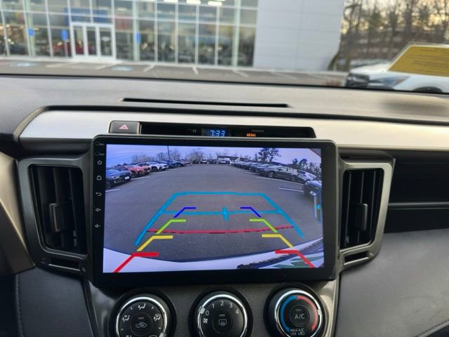 Used 2015 Toyota RAV4 LE image 9