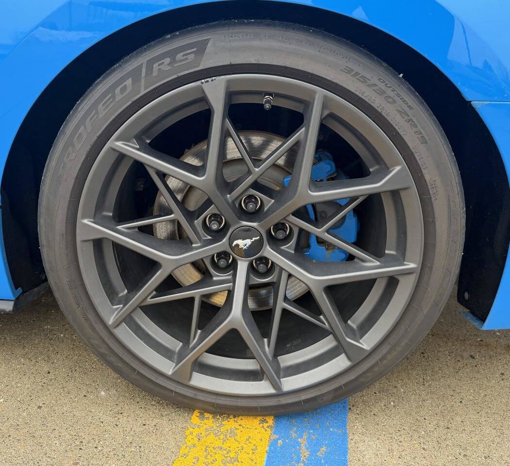 Used 2017 Ford Mustang GT image 30