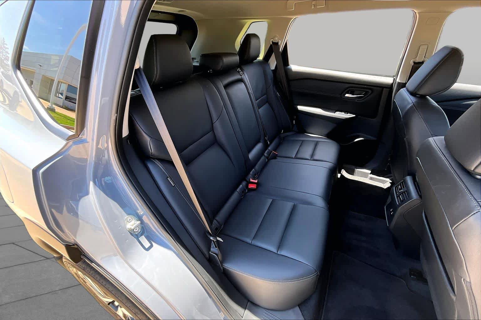 Certified 2025 Nissan Rogue SL AWD/4WD image 18