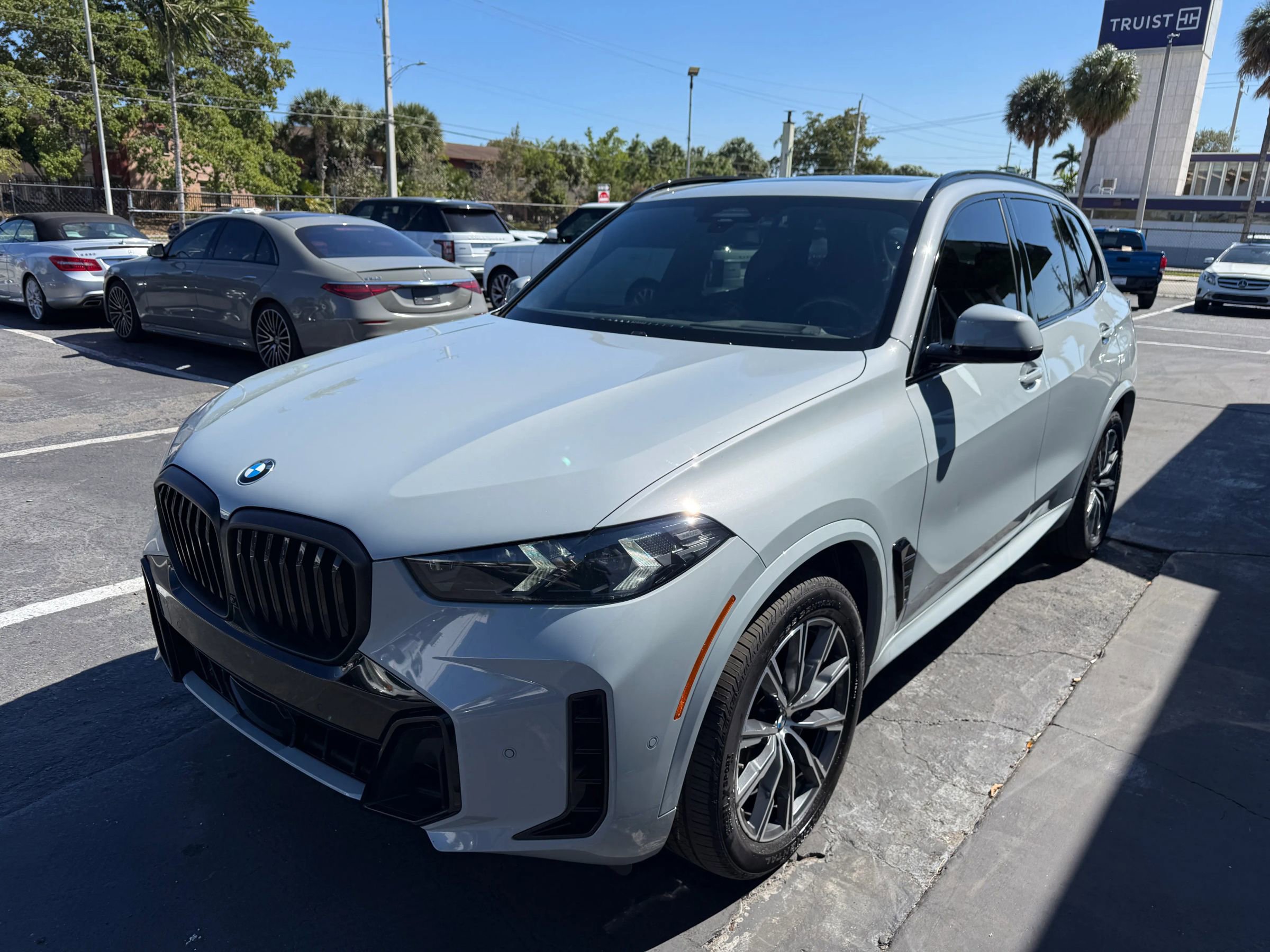Used 2024 BMW X5 xDrive40i w/ M Sport Package image 6