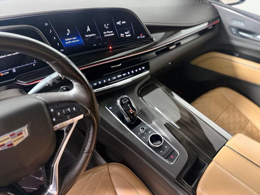 Used 2021 Cadillac Escalade ESV Premium Luxury AWD/4WD image 16