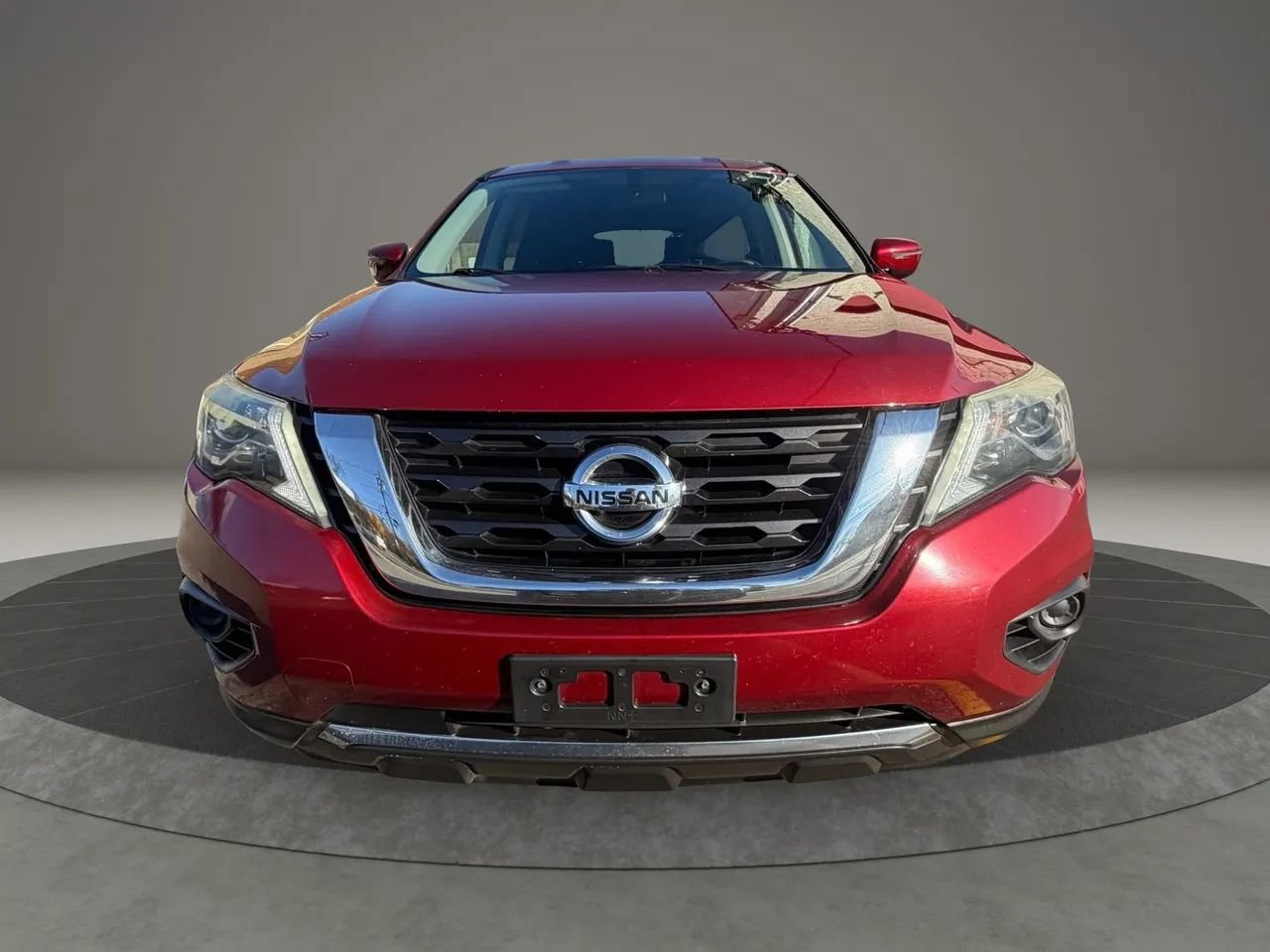 Used 2018 Nissan Pathfinder S image 2