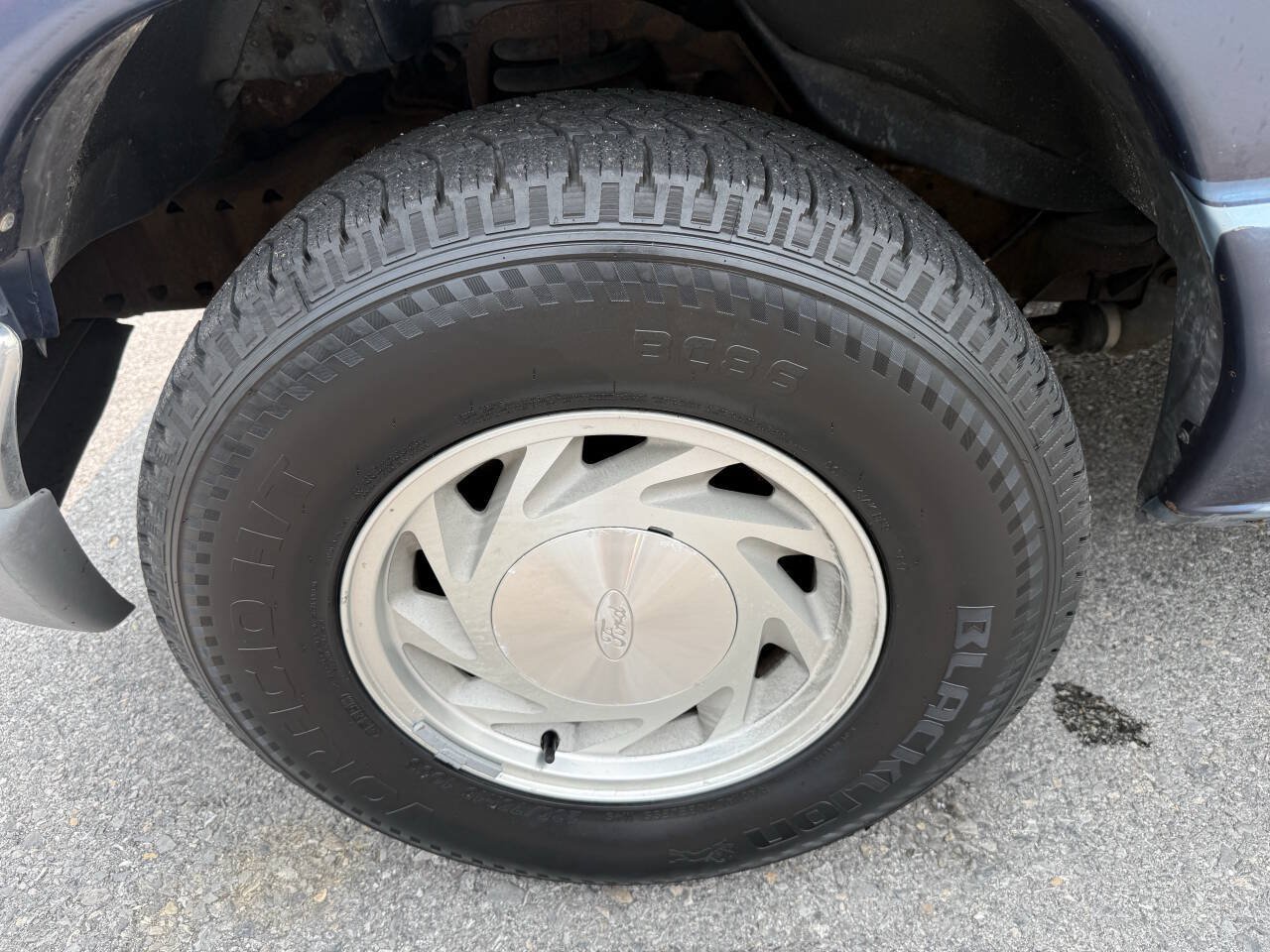Used 1998 Ford E-150 and Econoline 150 RWD image 26