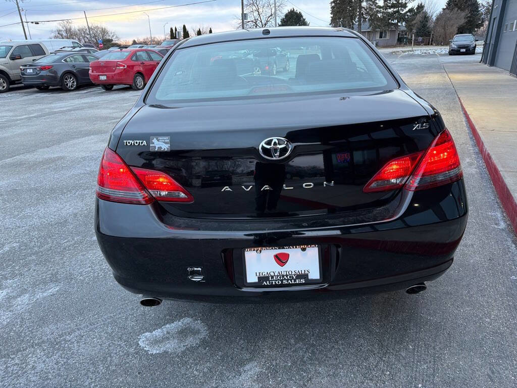 Used 2009 Toyota Avalon XLS image 4