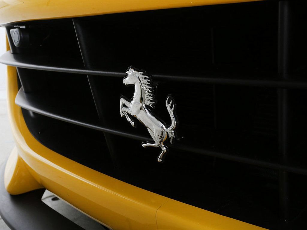 Used 2022 Ferrari Portofino M RWD image 15