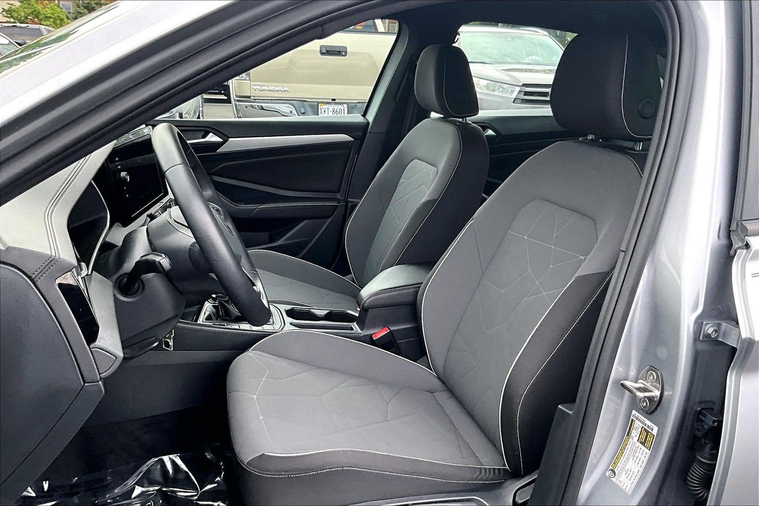 Used 2025 Volkswagen Jetta Sport FWD image 22