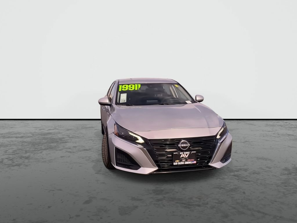 Used 2023 Nissan Altima 2.5 SV image 3