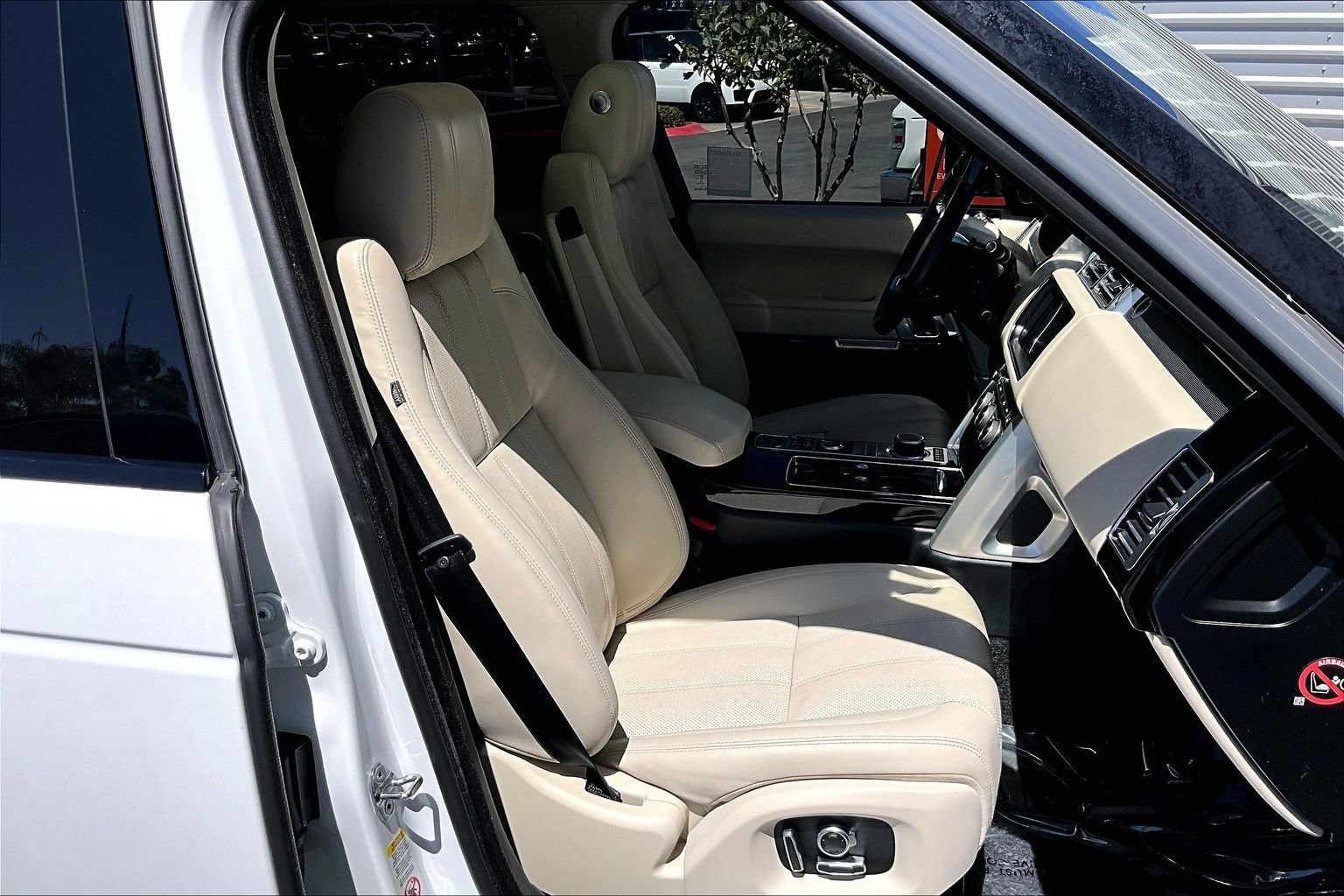 Used 2016 Land Rover Range Rover Supercharged AWD/4WD image 7