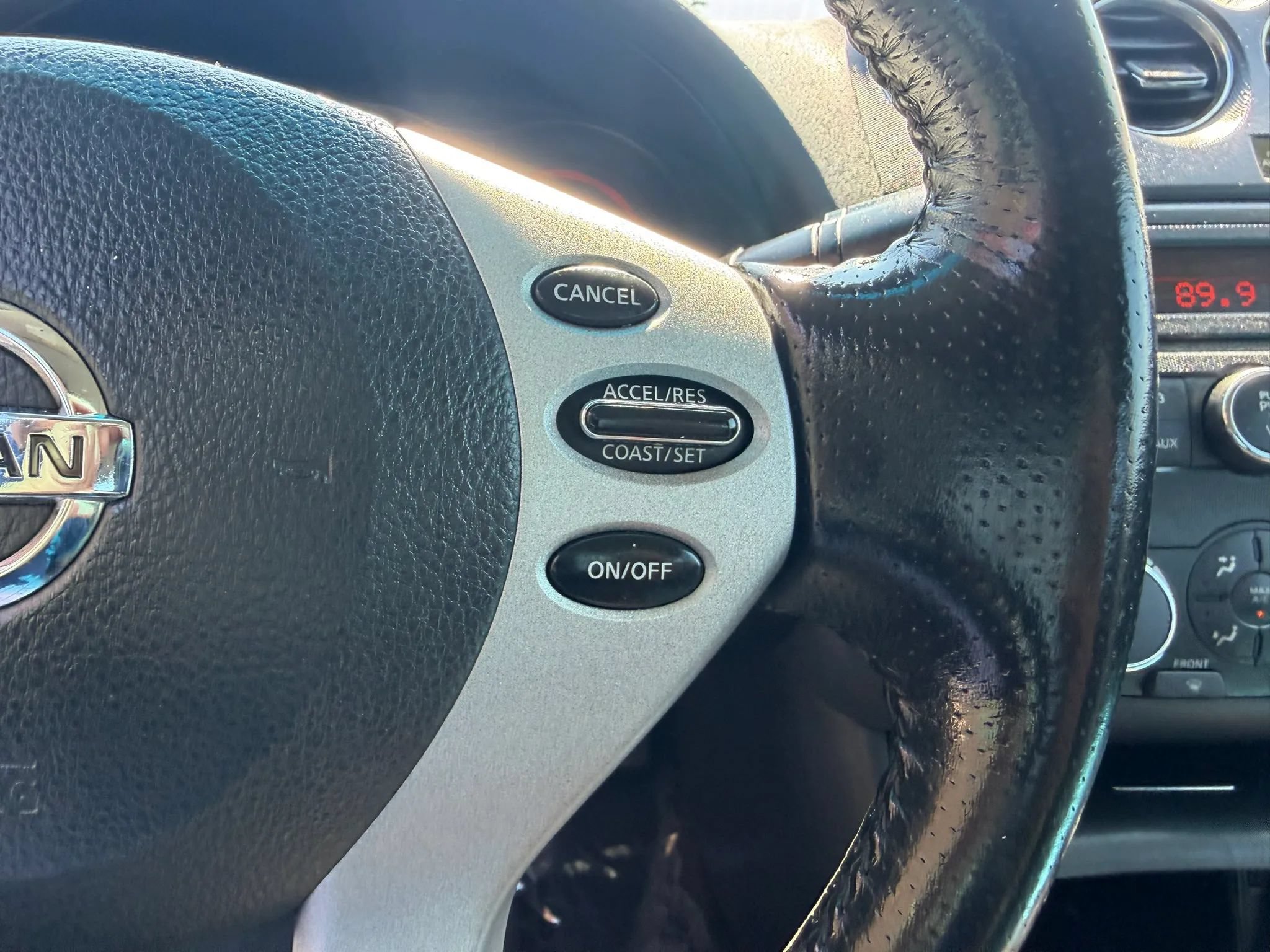 Used 2007 Nissan Altima 3.5 SE w/ Technology Pkg FWD image 16
