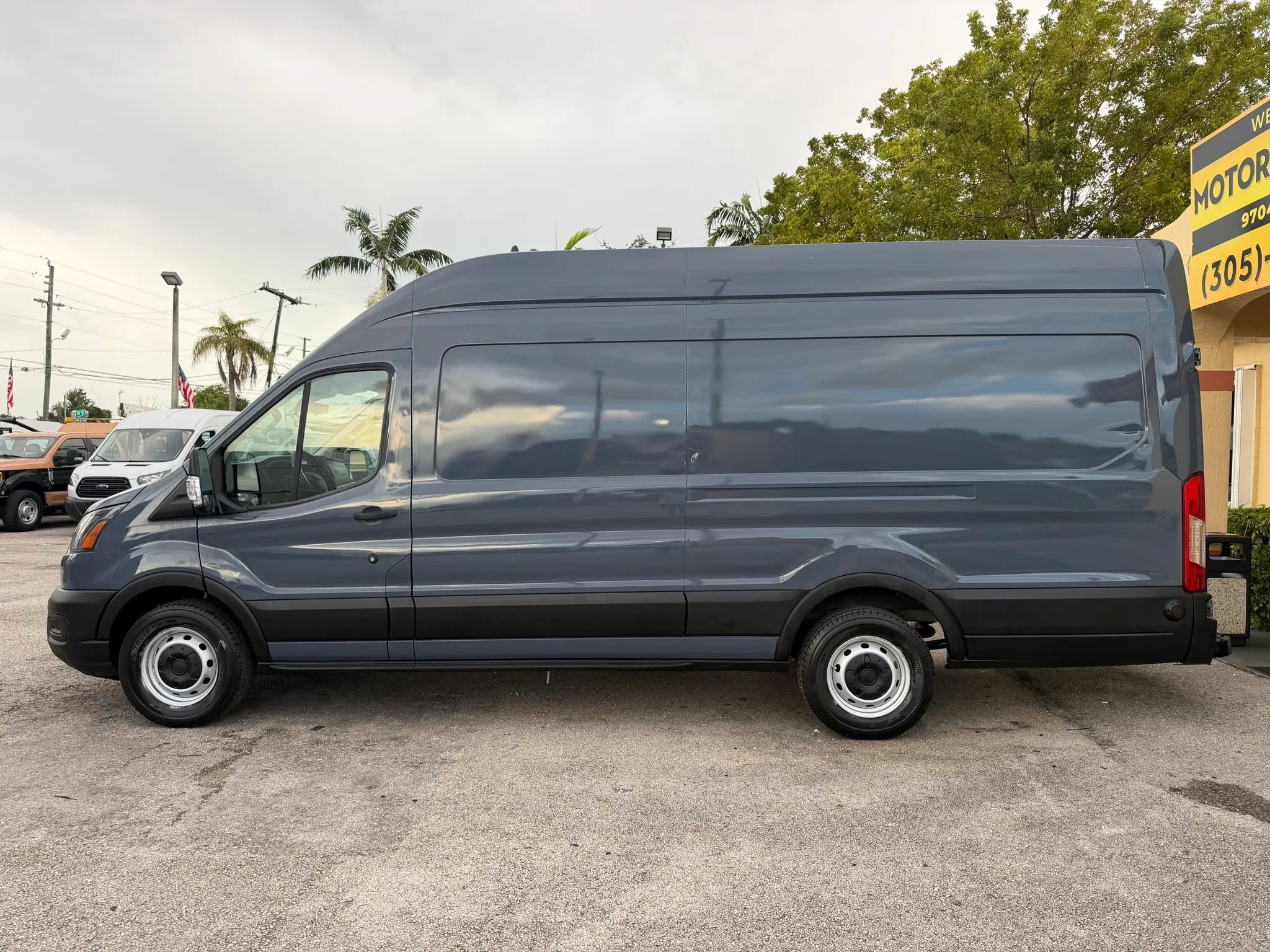 Used 2020 Ford Transit 250 148 High Roof Extended RWD image 2