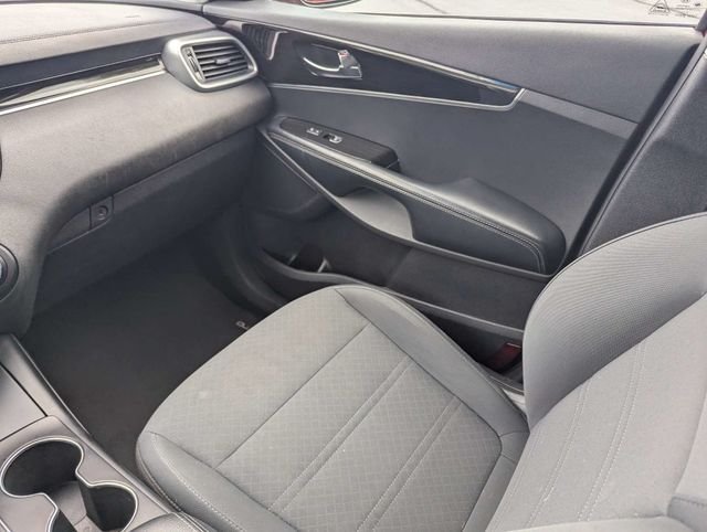 Used 2020 Kia Sorento FWD V6 image 18