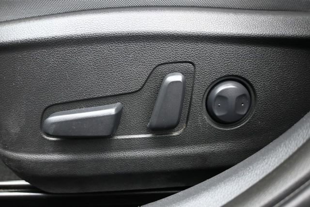 Used 2021 Hyundai Kona Limited w/ Cargo Package FWD image 13