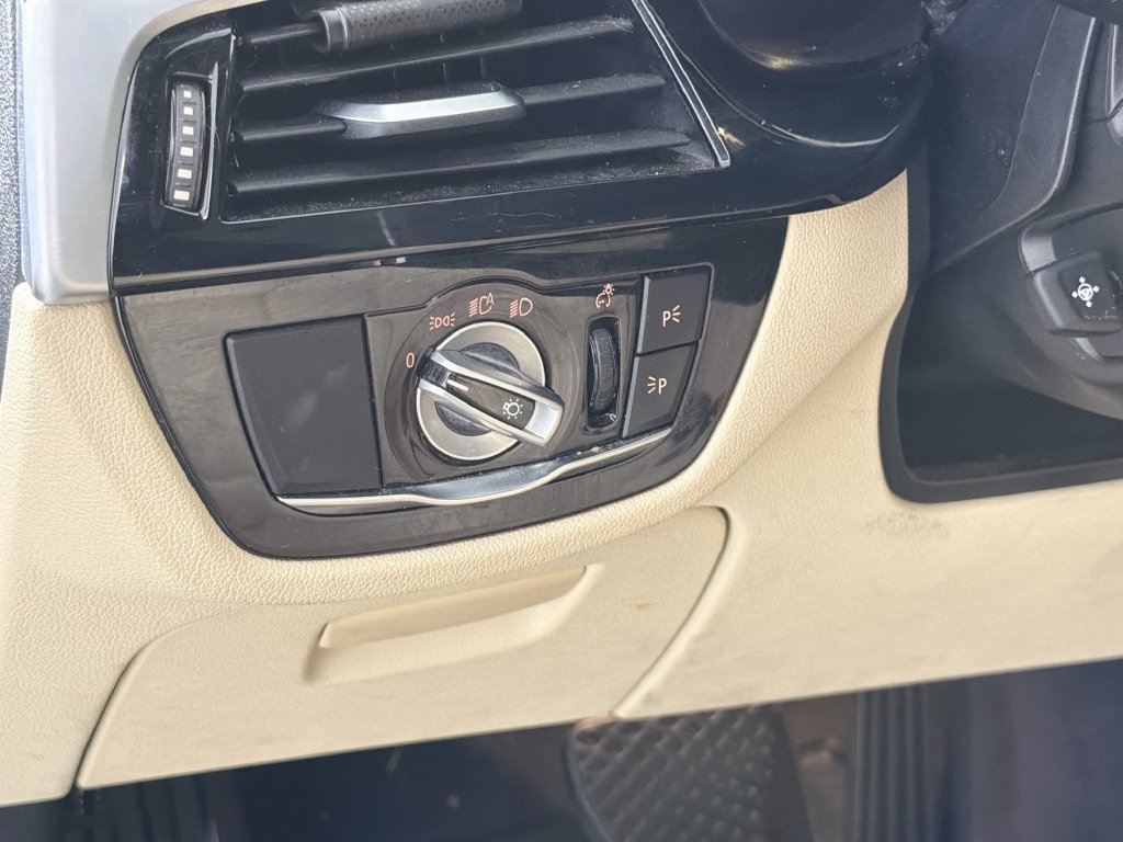 Used 2020 BMW 530i w/ Convenience Package RWD image 13