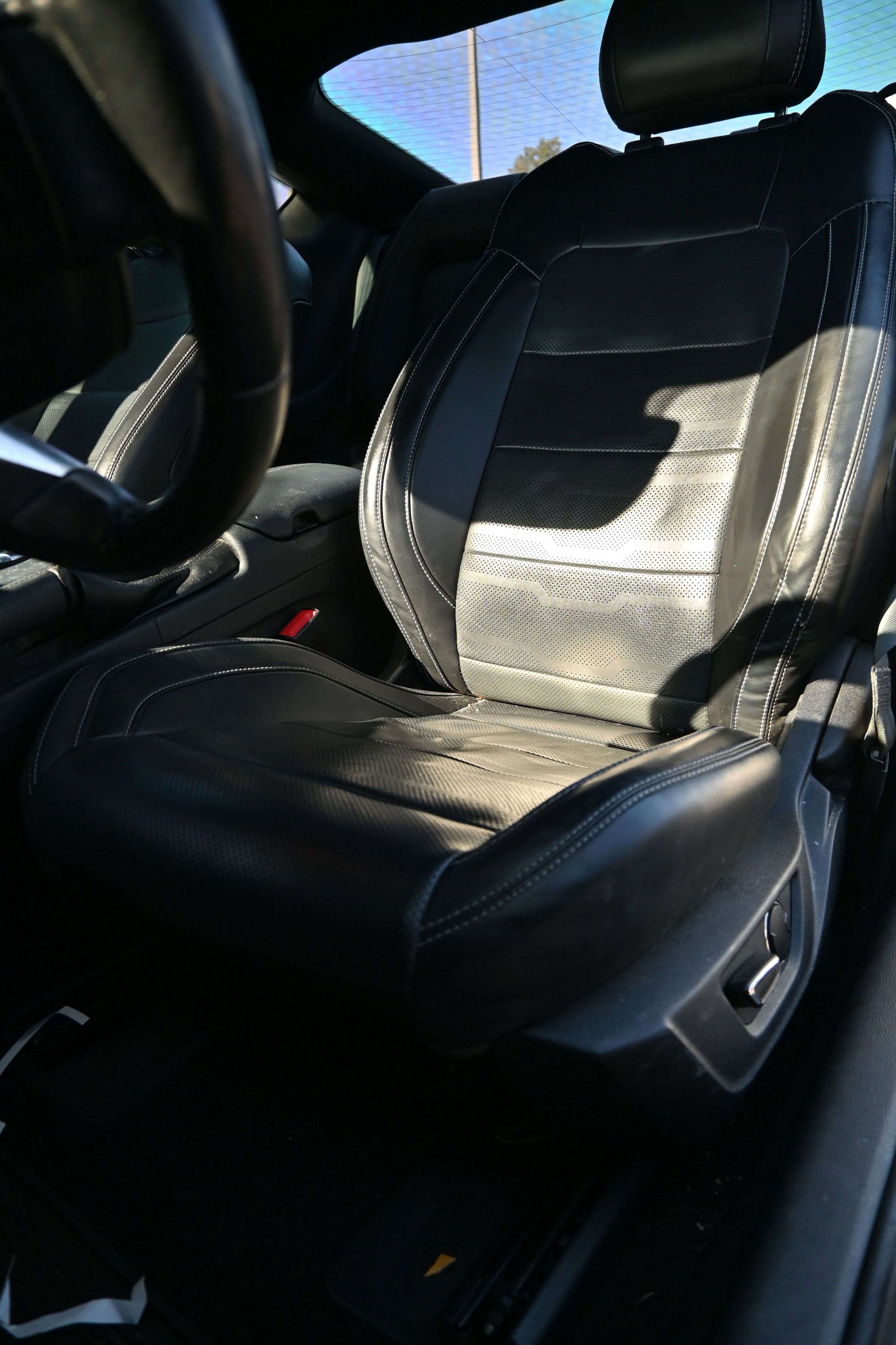 Used 2019 Ford Mustang GT Premium w/ Equipment Group 401A image 15