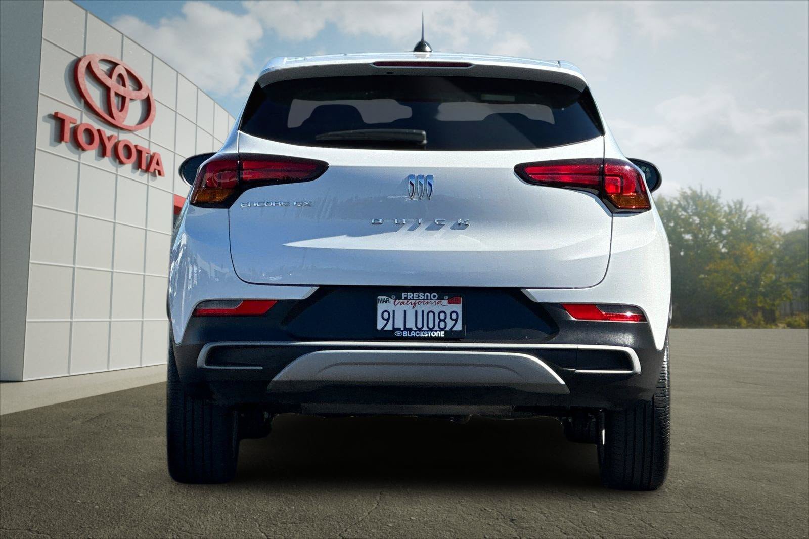 Used 2024 Buick Encore GX Preferred FWD image 4