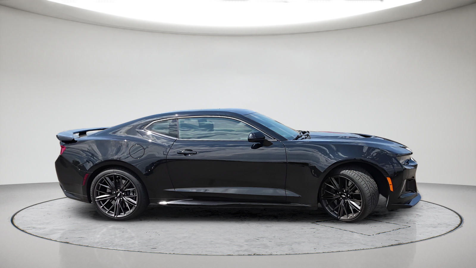 Used 2018 Chevrolet Camaro ZL1 RWD image 5