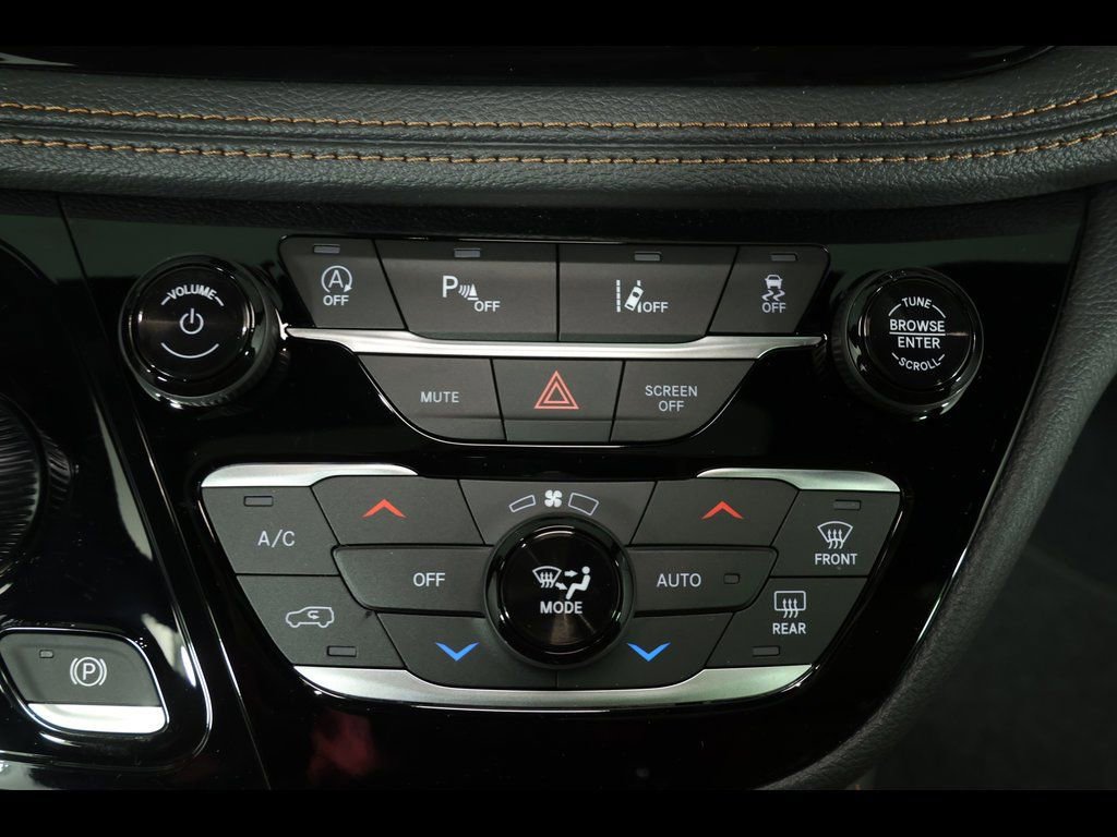 New 2026 Chrysler Pacifica Pinnacle image 25