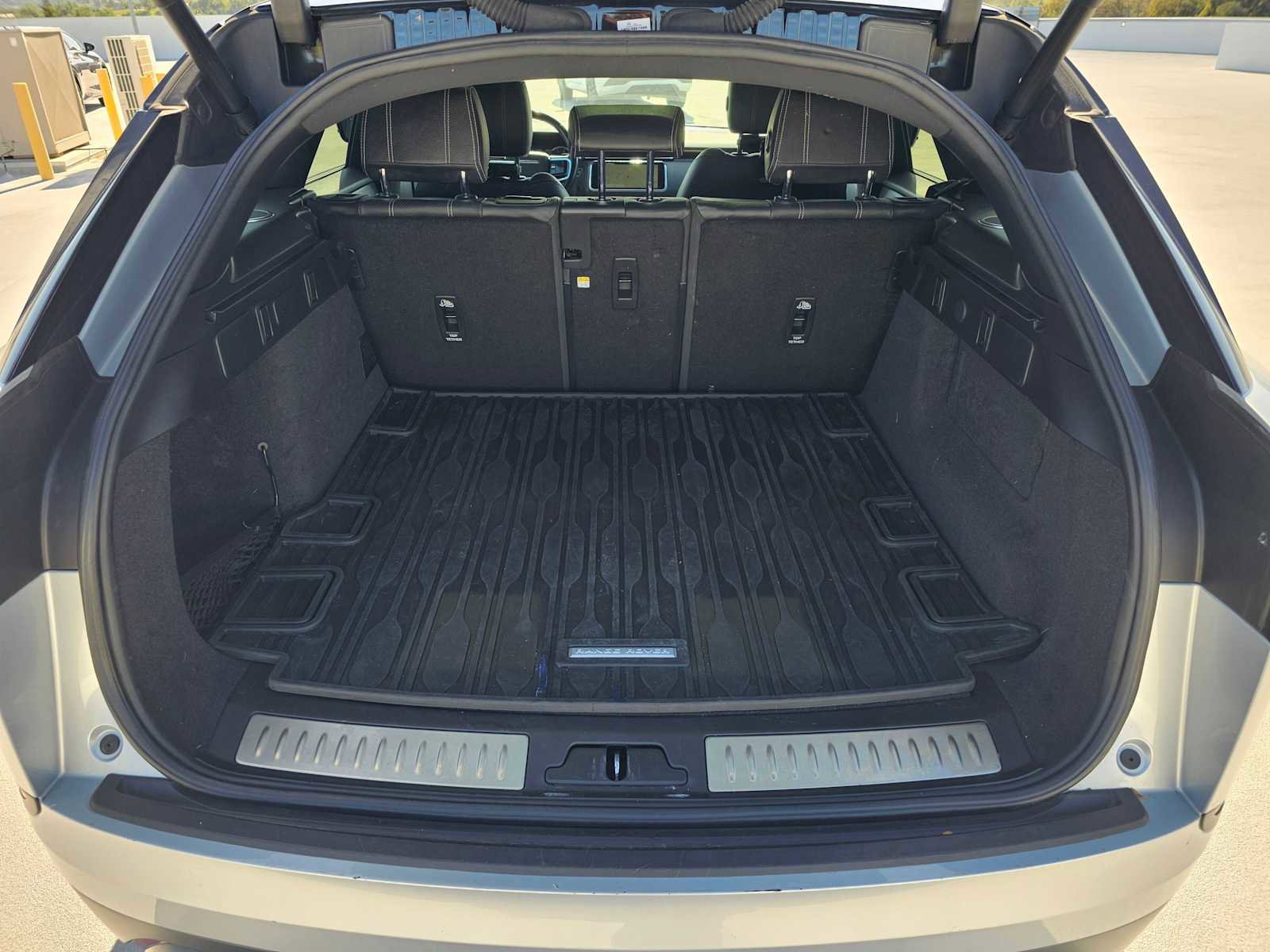 Used 2022 Land Rover Range Rover Velar S image 14