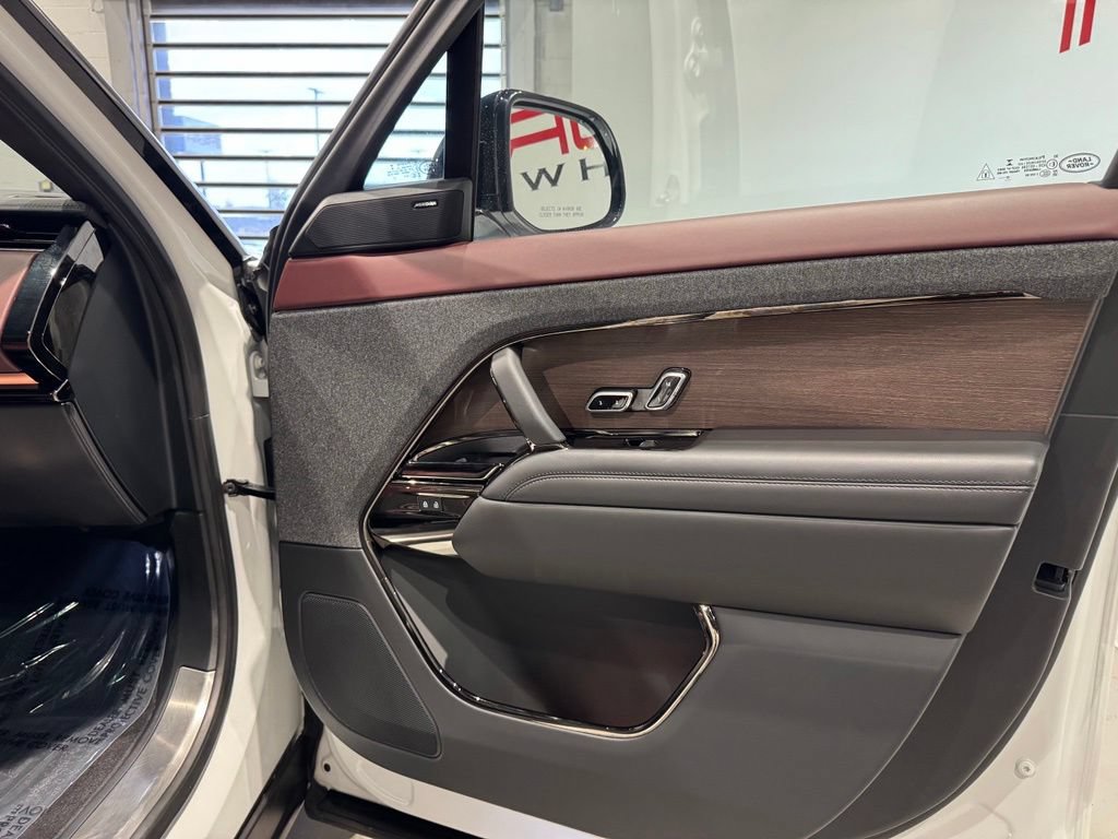 Used 2023 Land Rover Range Rover Sport SE Dynamic AWD/4WD image 32
