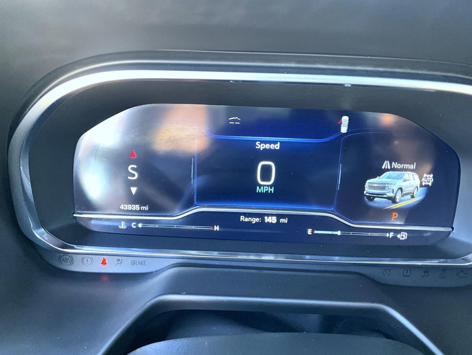 Used 2023 Chevrolet Suburban High Country image 13