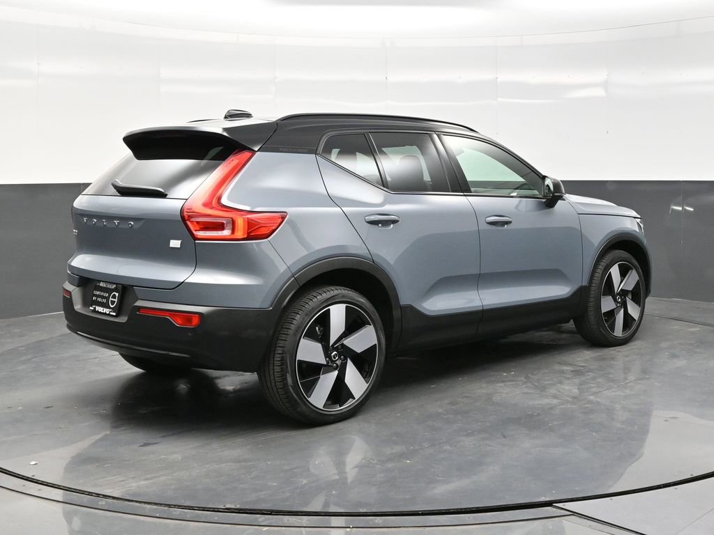 Used 2023 Volvo XC40 Recharge Plus image 7