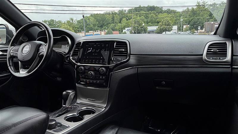Used 2021 Jeep Grand Cherokee Limited w/ Luxury Group II AWD/4WD image 38