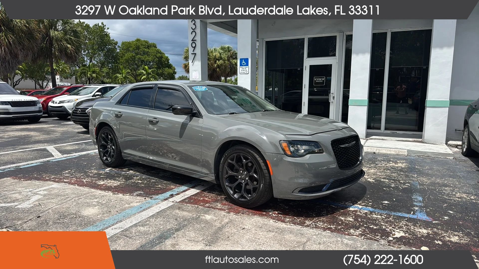 Used 2019 Chrysler 300 Touring w/ Sport Appearance Package RWD image 3