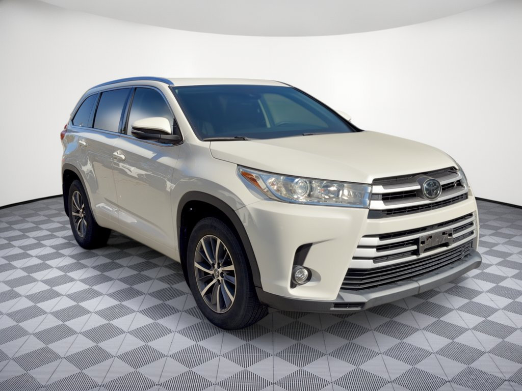 Used 2018 Toyota Highlander XLE AWD/4WD image 7