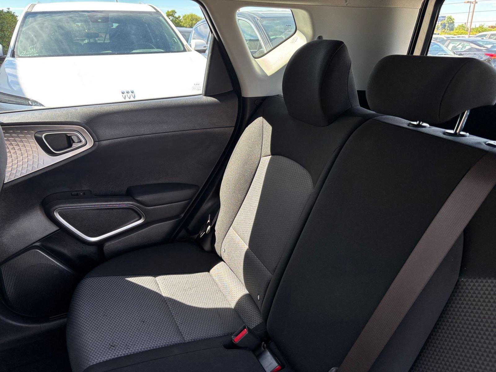 Used 2025 Kia Soul LX w/ LX Technology Package FWD image 38