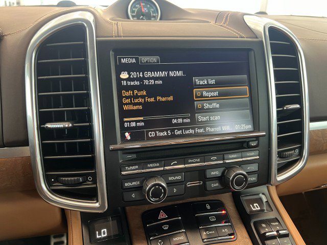 Used 2012 Porsche Cayenne Turbo AWD/4WD image 19