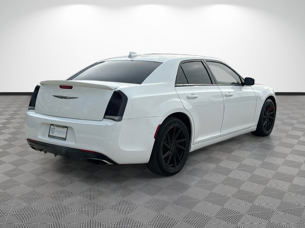 Used 2016 Chrysler 300 S w/ Light Group RWD image 10