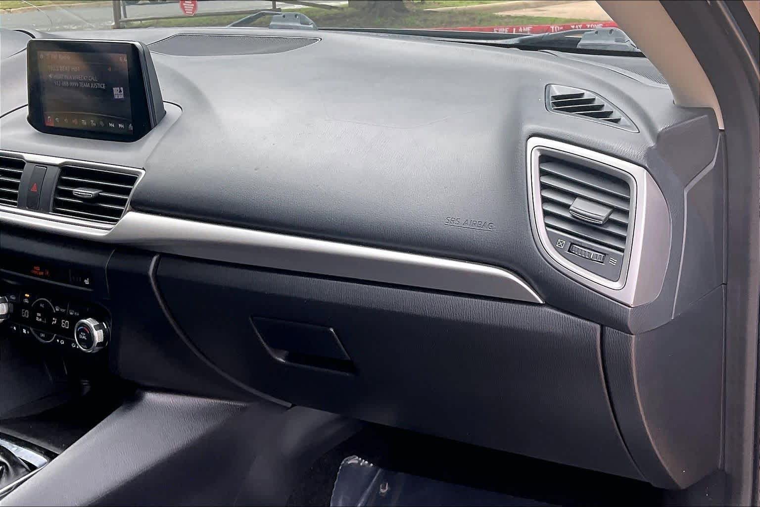 Used 2018 MAZDA MAZDA3 Touring FWD image 19