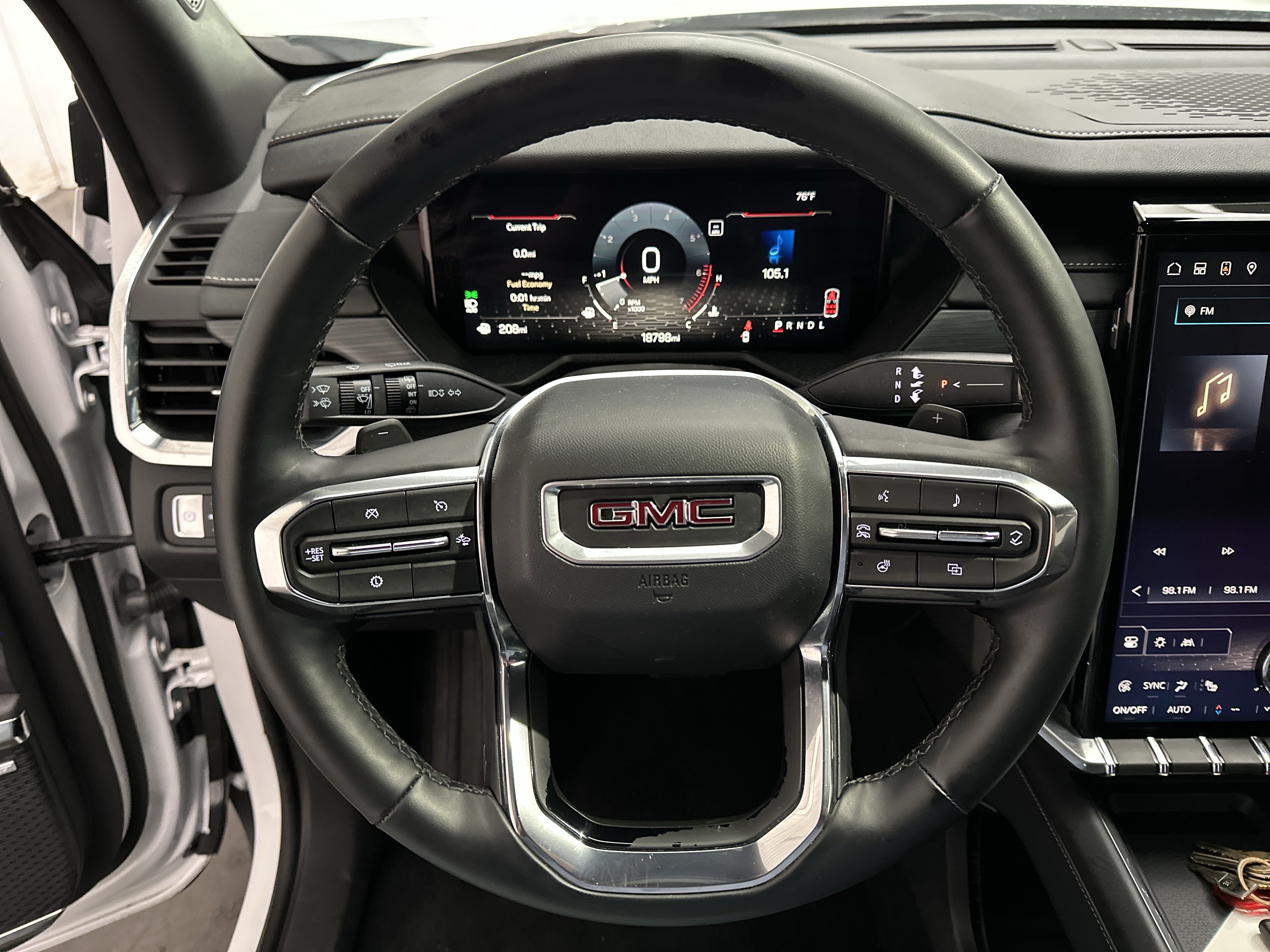 Used 2025 GMC Acadia Elevation FWD image 27