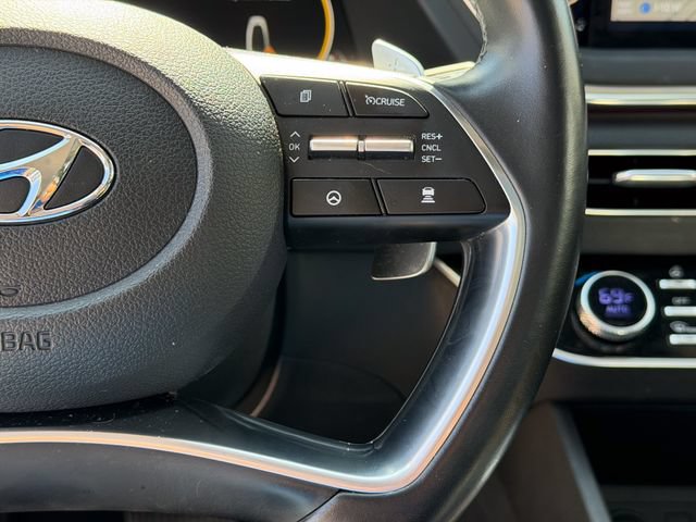 Used 2021 Hyundai Sonata Limited w/ Preferred Accessory Package FWD image 11