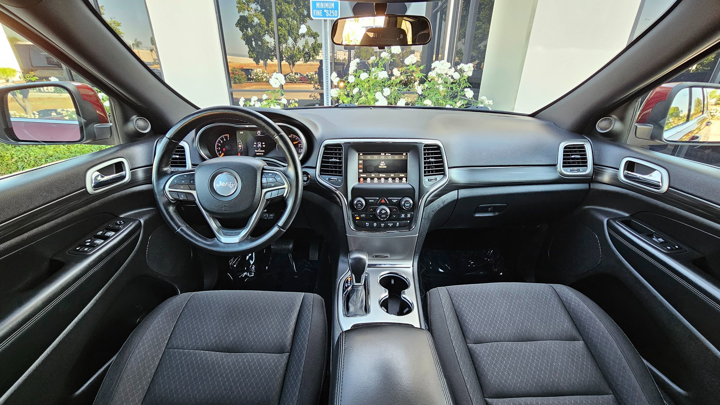 Used 2021 Jeep Grand Cherokee Laredo RWD image 18