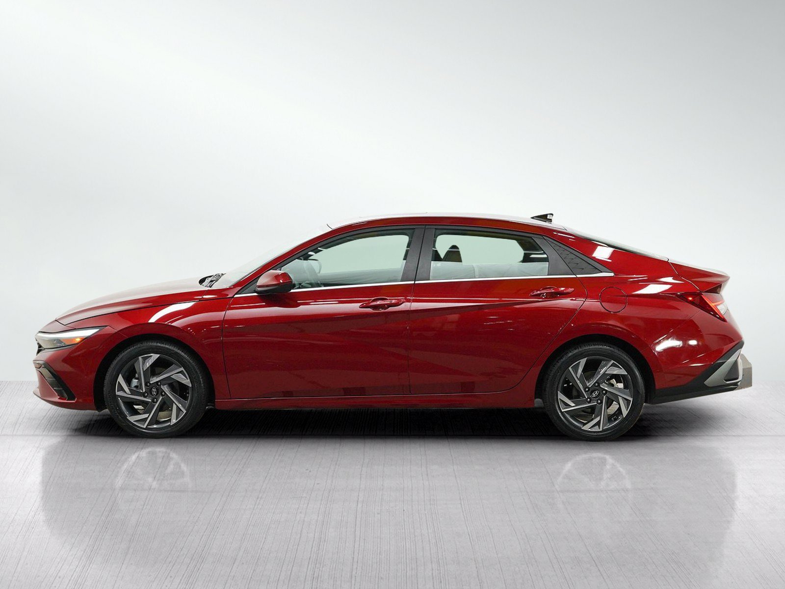 Used 2025 Hyundai Elantra SEL FWD image 3