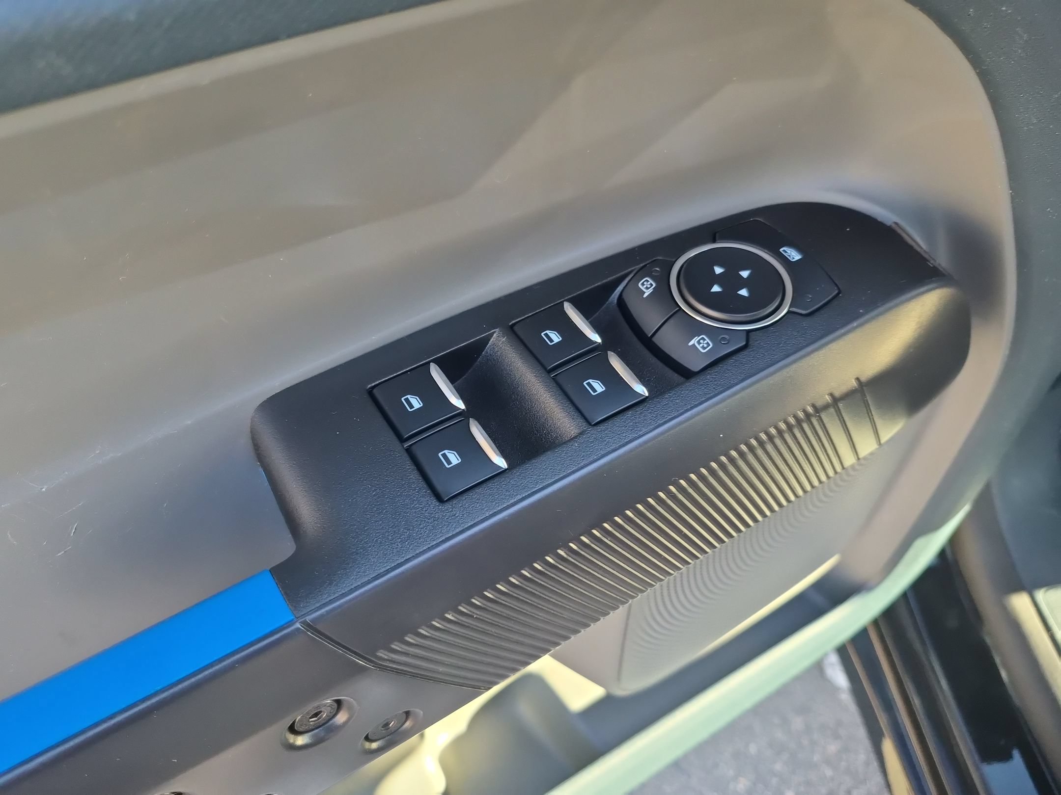 Used 2025 Ford Maverick Lobo AWD/4WD image 14