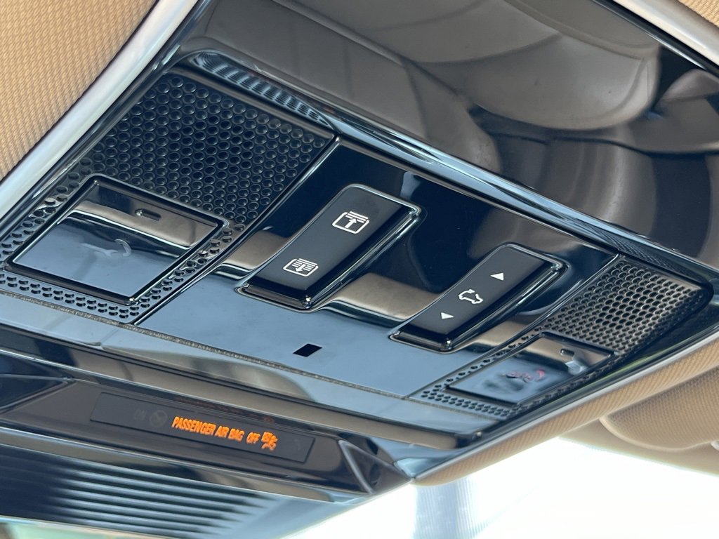 Used 2023 Land Rover Range Rover SE image 34