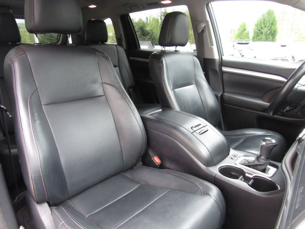 Used 2017 Toyota Highlander XLE AWD/4WD image 20