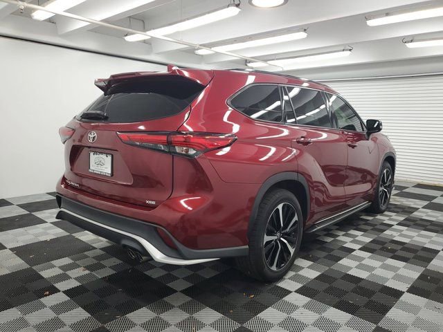 Used 2021 Toyota Highlander XSE FWD image 6
