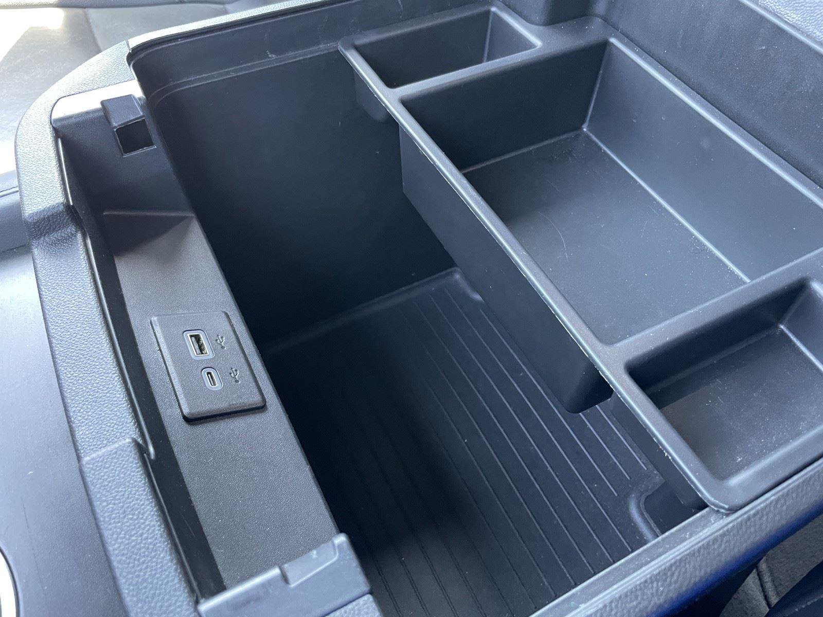 Used 2024 Chevrolet Suburban LT image 18