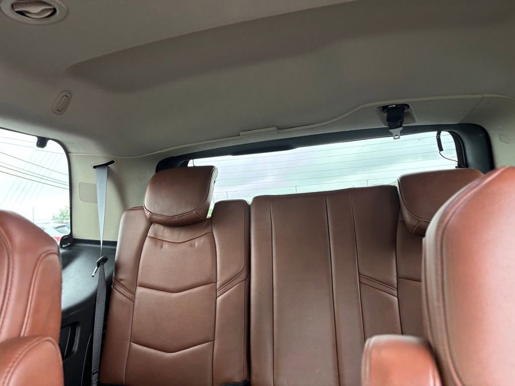 Used 2020 Cadillac Escalade Luxury RWD image 28