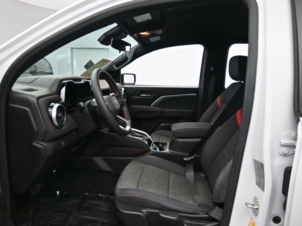 Used 2023 Chevrolet Colorado Z71 image 11