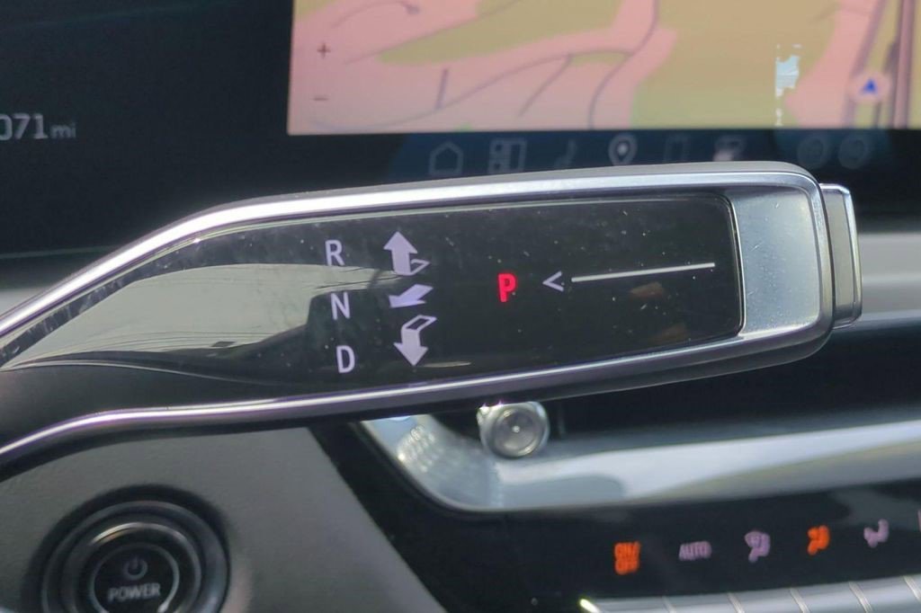 Certified 2024 Cadillac Lyriq Luxury image 9