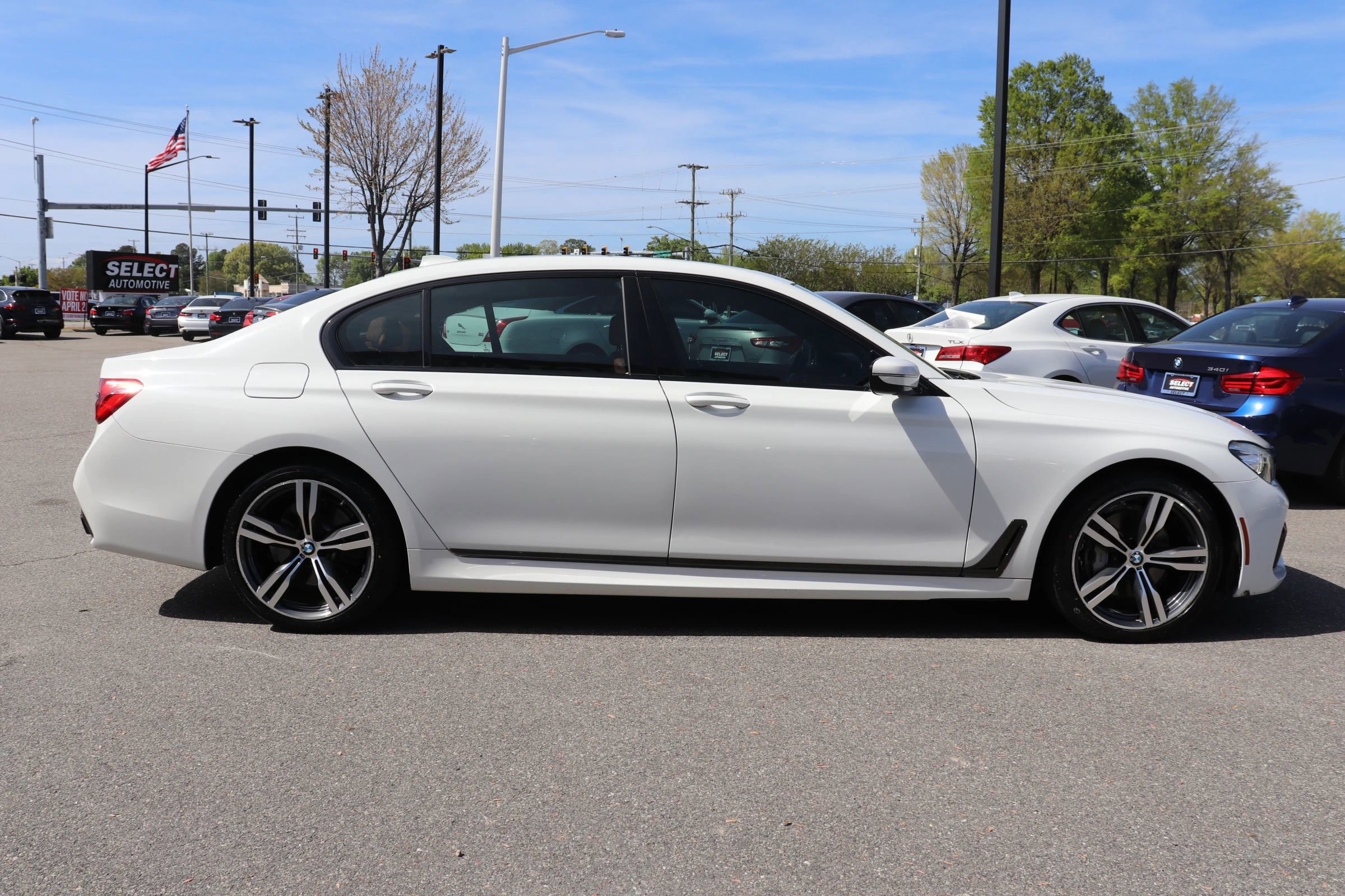 Used 2019 BMW 740i w/ M Sport Package RWD image 19