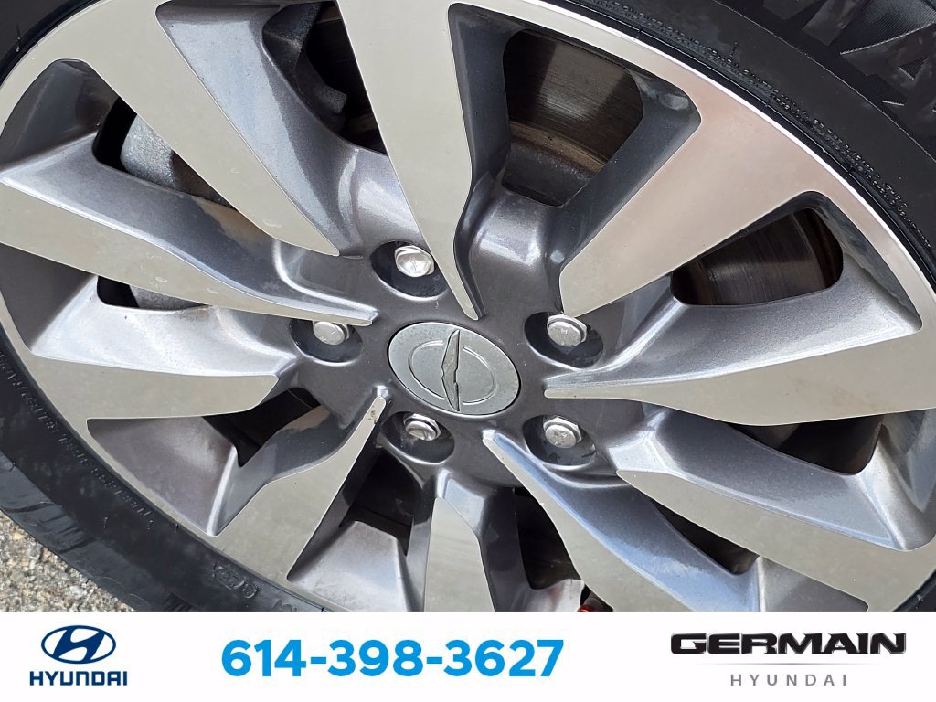 Used 2020 Chrysler Pacifica Touring-L Plus FWD image 13